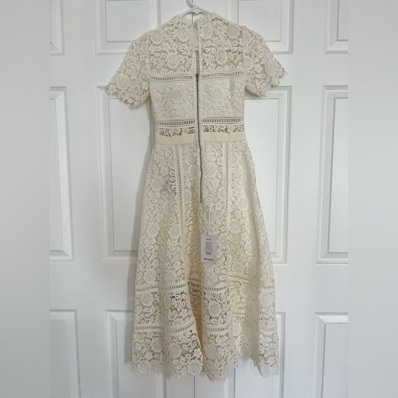 NWT Self Portrait Ivory Floral Guipure Midi Dress - US 0 - Picture 5 of 7